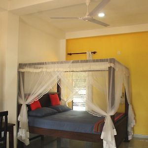 Standard Zimmer mit Kingsize-Bett